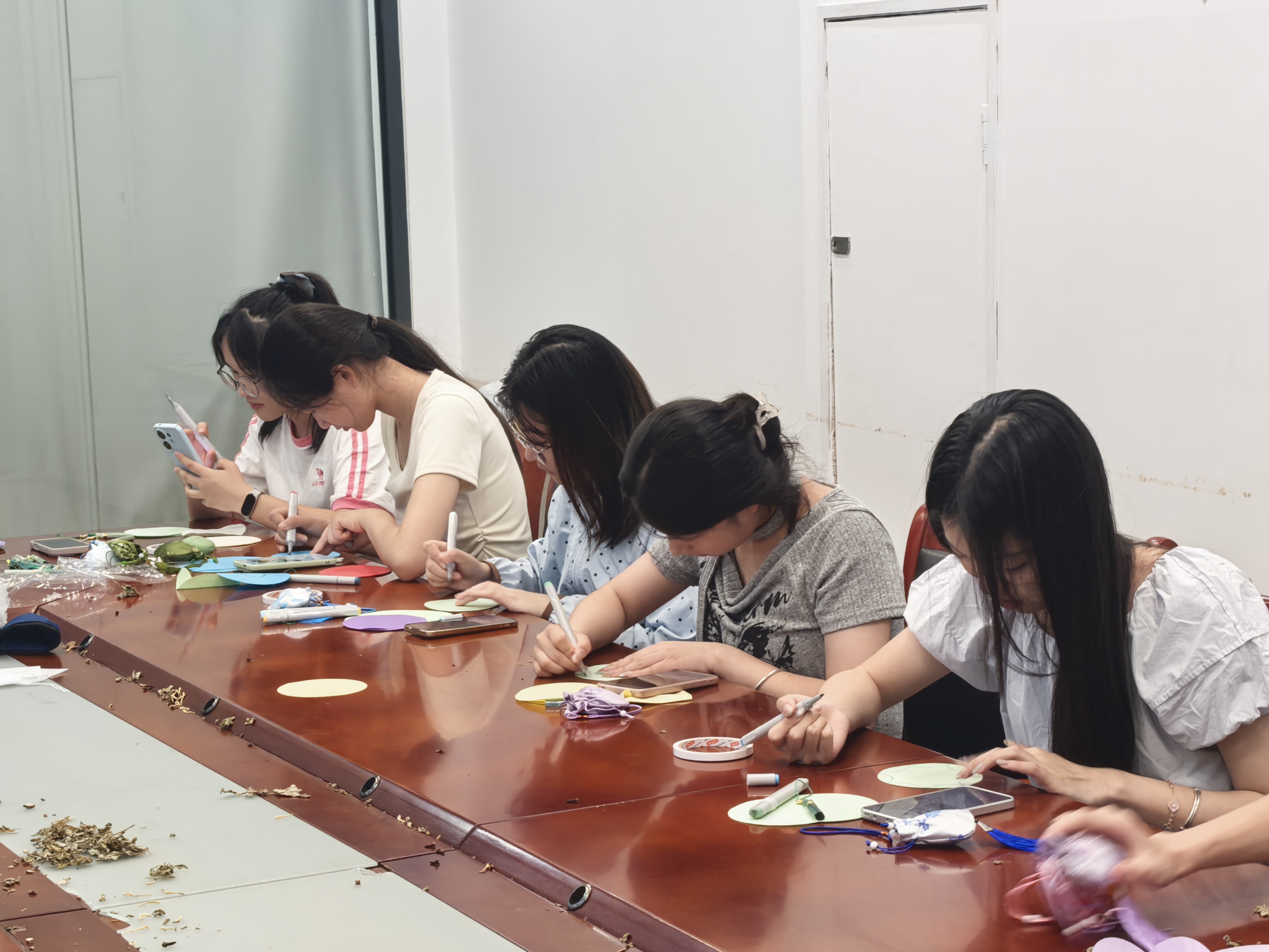 十八禁不卡国产在线播放