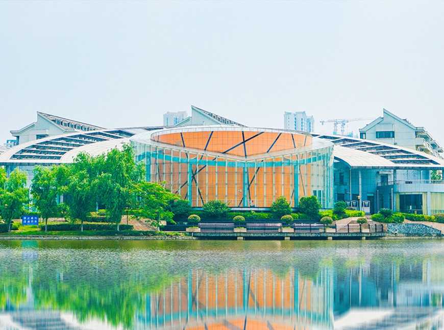 十八禁不卡国产在线播放